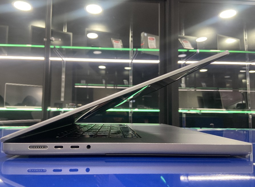 Apple Macbook Pro16 " M1 Pro 10 GPU 16GB RAM 512GB SSD (2021) Reacondicionado