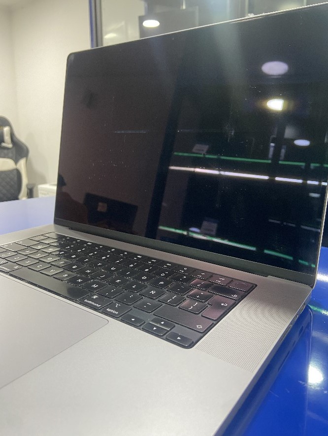 Apple Macbook Pro16 " M1 Pro 10 GPU 16GB RAM 512GB SSD (2021) Reacondicionado