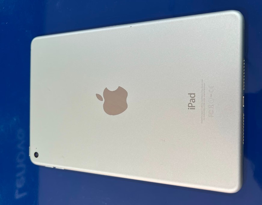 iPad Mini 4 (2015) White – Reacondicionado