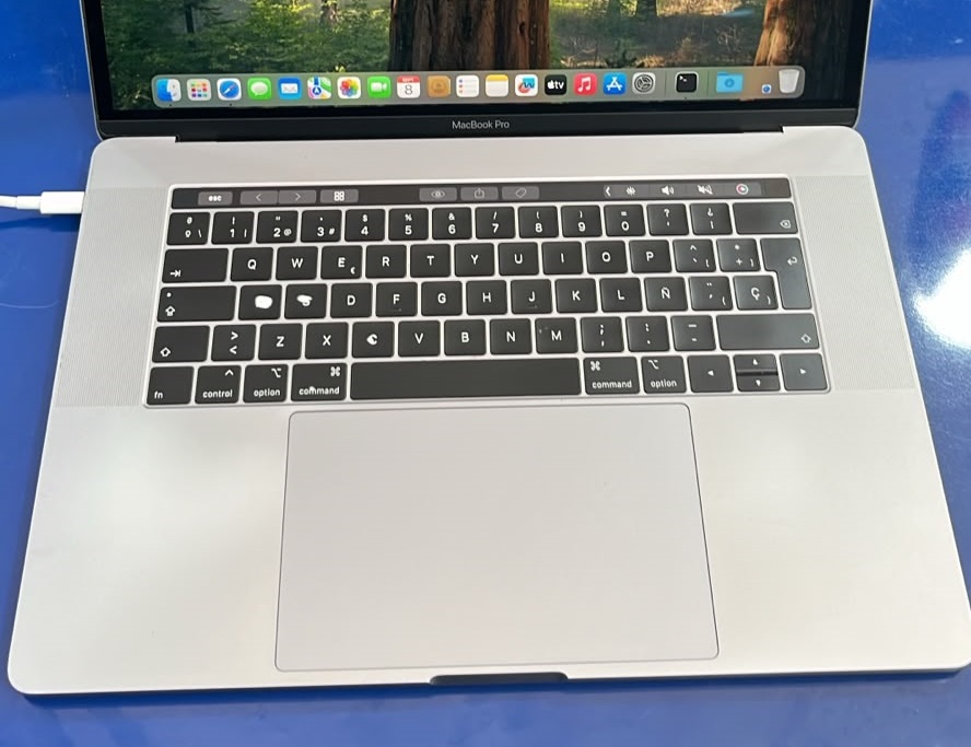 Apple Macbook Pro A2141 (2019) i9-9880H 16GB 512GB Retina 16'' Reacondicionado
